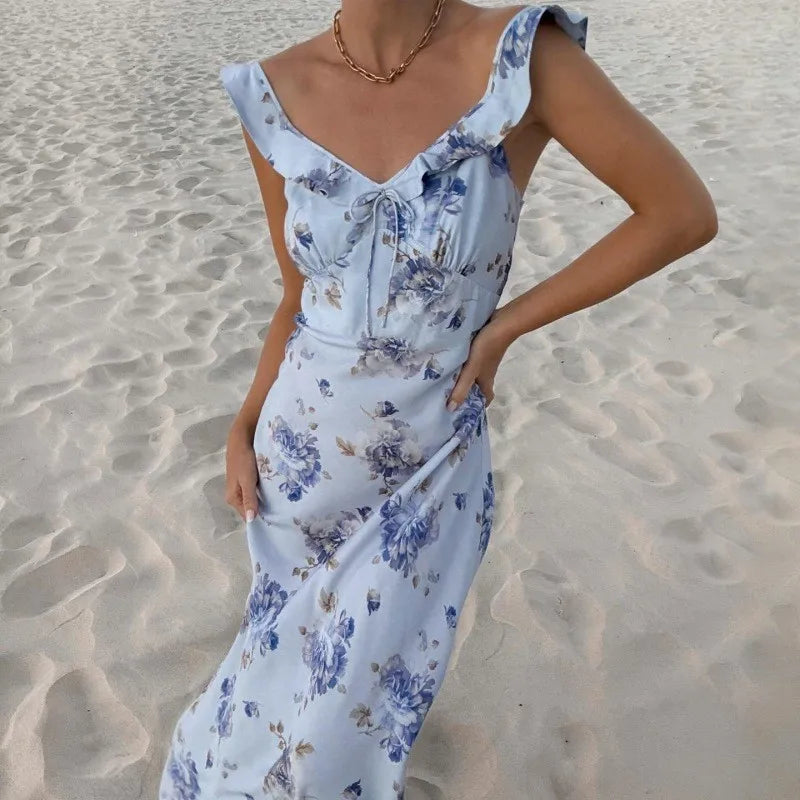 Summer Bloom Dress ☀️🌸
A backless floral mini dress made for beach days, sunsets & dreamy vacations.